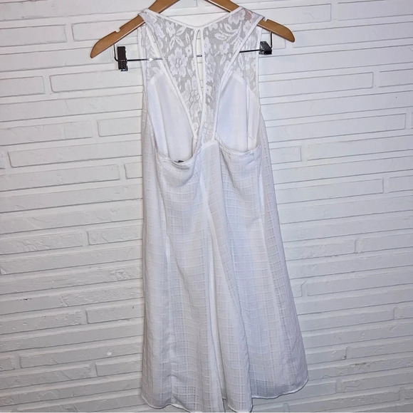 Skies are Blue Ivory Crossback Lace Floral Flowy Dress, Women’s Size Large - Picture 3 of 9